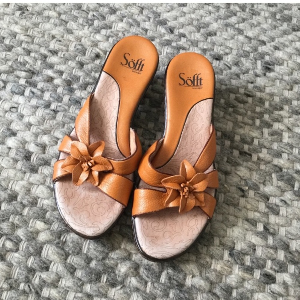 Sofft leather flower heel size 7N